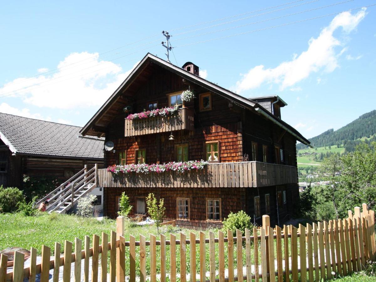 Sprawling Mansion Near Ski Area In Salzburg Ебен им Понгау Екстериор снимка