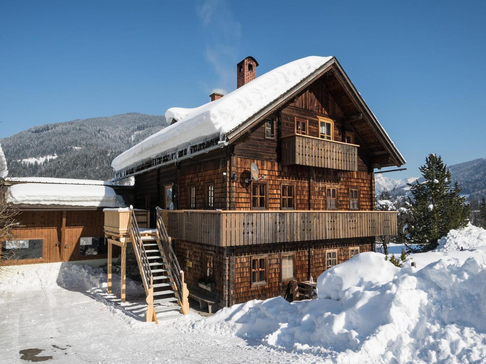 Sprawling Mansion Near Ski Area In Salzburg Ебен им Понгау Екстериор снимка